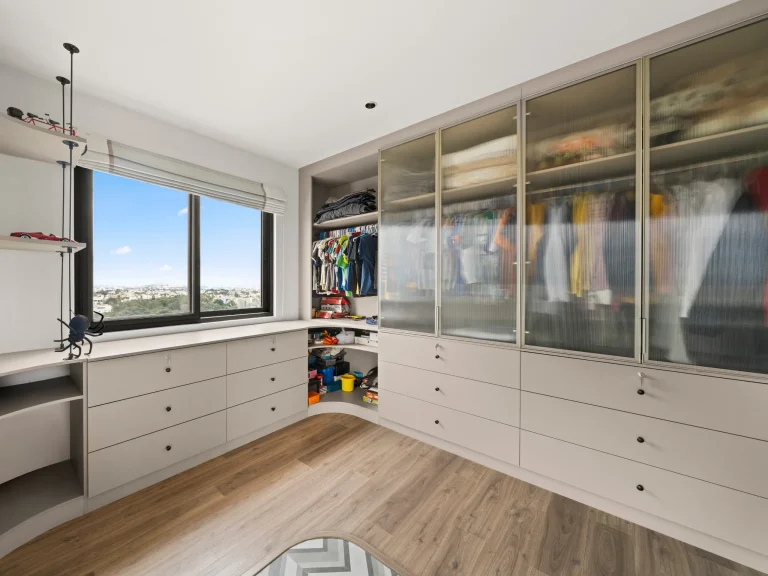 Wardrobe Accessories agar Lemari Lebih Rapi dan Fungsional dengan Material dari Bumi Byte Tropical